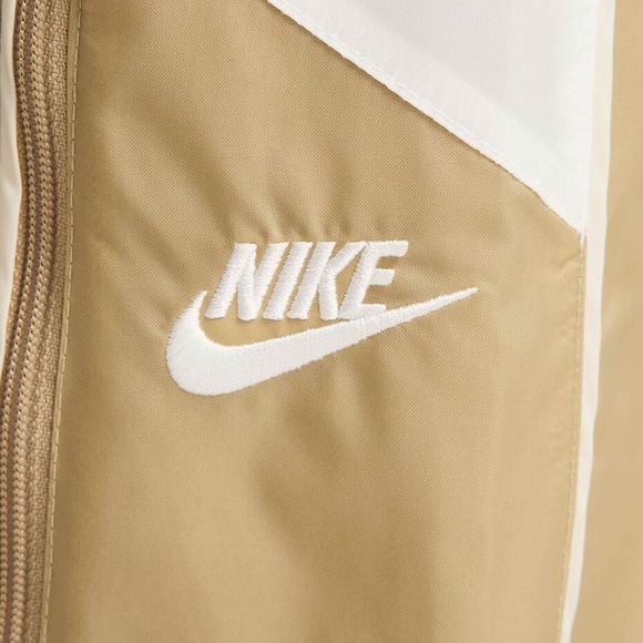 Nike Club Men's Woven Joggers - Picture 7 of 8